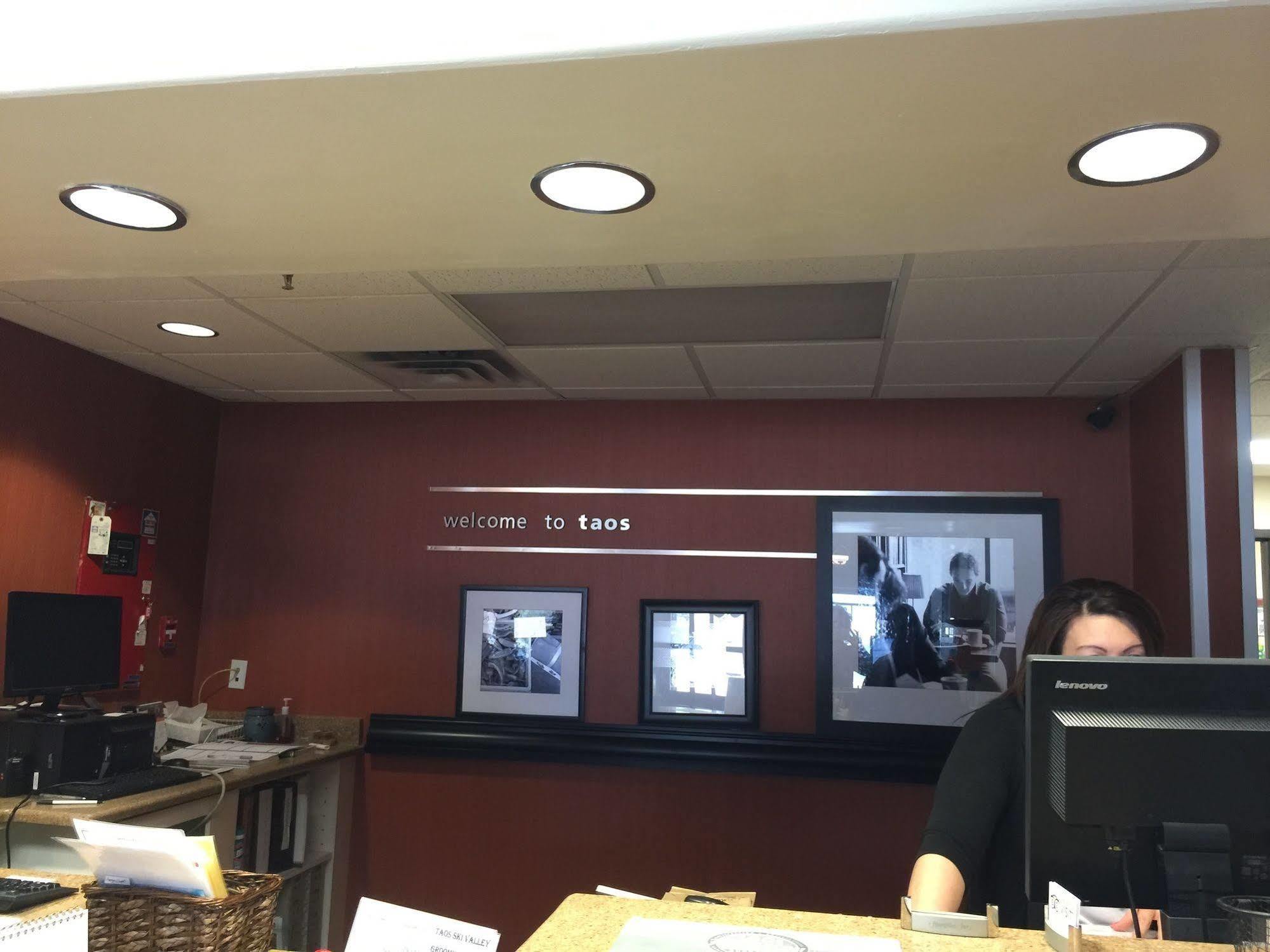 Hampton Inn Taos Eksteriør bilde